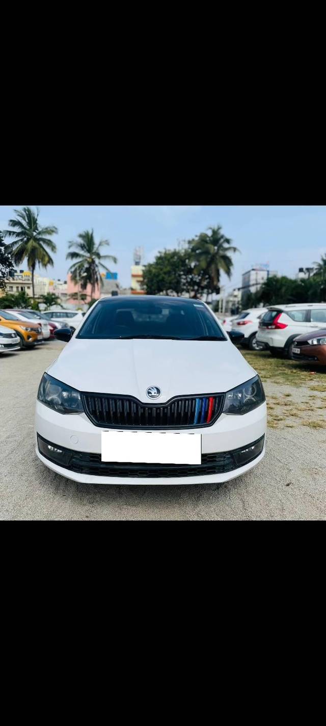 https://images10.gaadi.com/usedcar_image/4232448/original/processed_75d7580a26238ba7a4fe735e92aaf90d.jpg?imwidth=6402