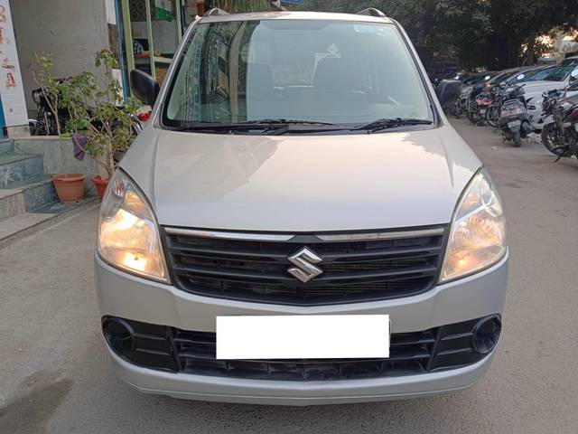 https://images10.gaadi.com/usedcar_image/4232511/original/processed_988bafdecc63014a10b3874574e4083b.jpg?imwidth=6402