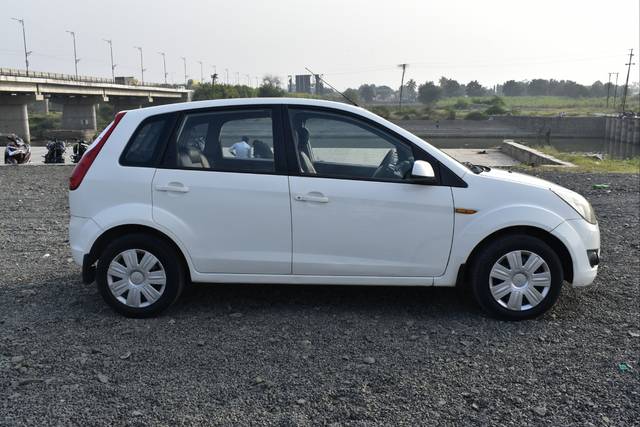 https://images10.gaadi.com/usedcar_image/4232517/original/da3068fc79c9a97d1854e3f185a762b0.JPG?imwidth=6401