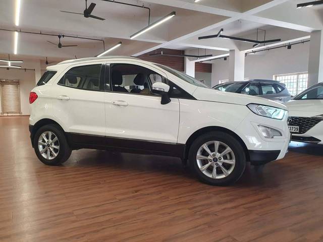 https://images10.gaadi.com/usedcar_image/4232523/original/processed_0f62c39b0e0f606aceca50e46a374b31.jpeg?imwidth=6401