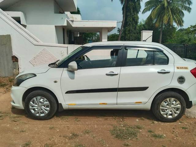 https://images10.gaadi.com/usedcar_image/4232524/original/processed_189f57cd-a1e1-4b66-875d-78f0312b3d4e.jpg?imwidth=6402