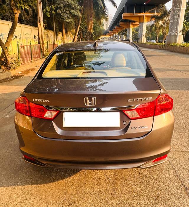 https://images10.gaadi.com/usedcar_image/4232550/original/processed_d66d801953d107605411e8e8d125a045.jpg?imwidth=6401