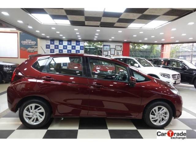 https://images10.gaadi.com/usedcar_image/4232578/original/processed_e5e9f675c9550a6b05ae358df04062f1.jpg?imwidth=6401