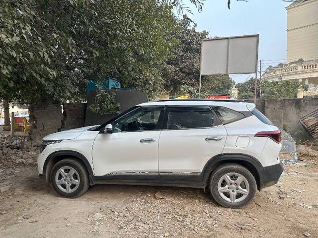 https://images10.gaadi.com/usedcar_image/4232626/original/a0347569805a65d9b0caec470f8ff939.jpg?imwidth=6402