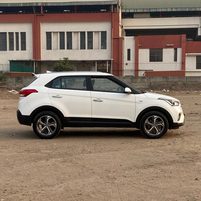 https://images10.gaadi.com/usedcar_image/4232711/original/c53efc2b9da48654d8b529420d082a48.jpg?imwidth=6401