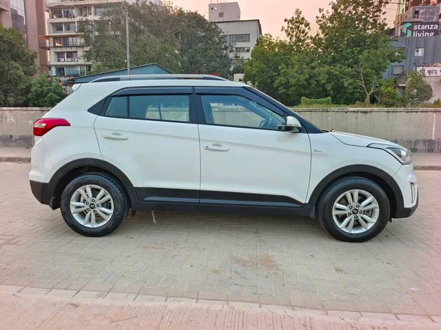 https://images10.gaadi.com/usedcar_image/4232803/original/processed_38ee782bb1dd4cc39df422d887f6e440.jpg?imwidth=6401