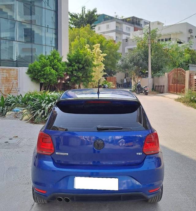 https://images10.gaadi.com/usedcar_image/4232811/original/processed_0f9cdb7425fb1941831d51b3403e689e.jpeg?imwidth=6402