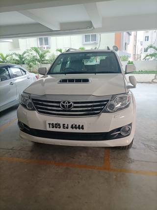 Toyota Fortuner 2011-2016 Toyota Fortuner 4x2 Manual