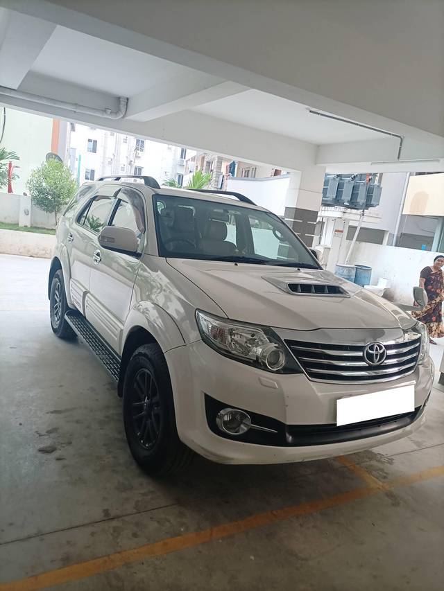 https://images10.gaadi.com/usedcar_image/4232825/original/processed_4e068b03c9d632a652e851cc8991317c.jpg?imwidth=6400