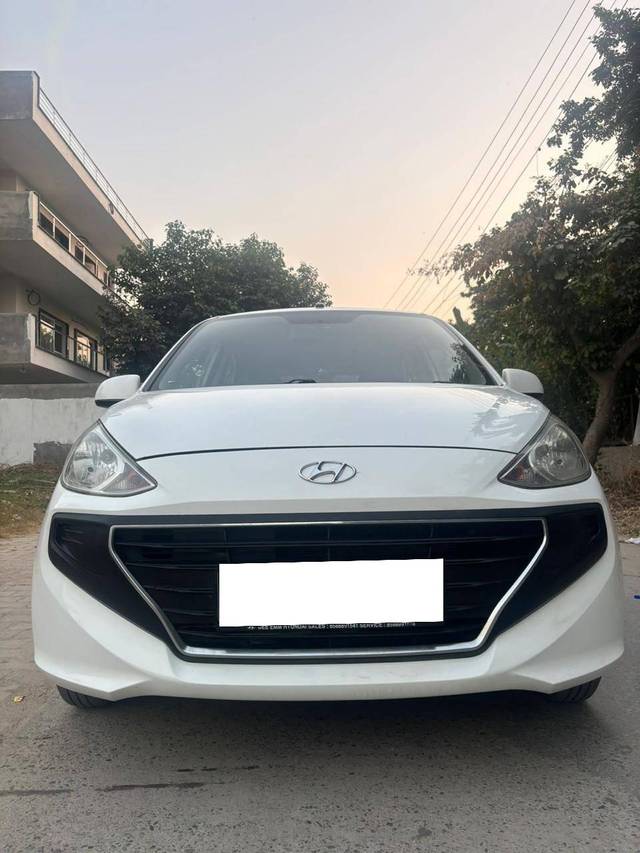 https://images10.gaadi.com/usedcar_image/4232934/original/processed_a9d21e3c0e35e998c00b4458ba0eaf18.jpg?imwidth=6402