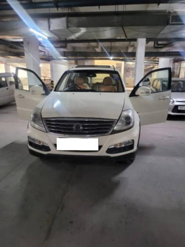 https://images10.gaadi.com/usedcar_image/4232941/original/processed_79c12dd3-ce53-44c9-80df-d14db173fa06.jpg?imwidth=6400