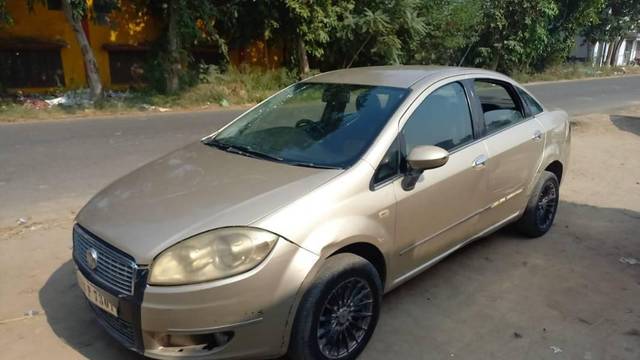 https://images10.gaadi.com/usedcar_image/4232980/original/processed_708d6afc-171d-4ba9-afe4-552454dcd8b7.jpg?imwidth=6400