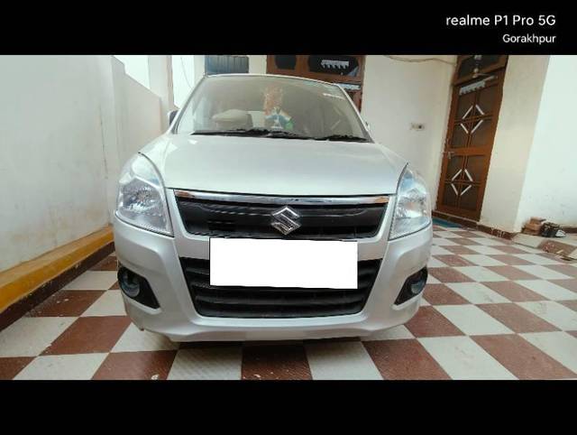 https://images10.gaadi.com/usedcar_image/4233009/original/processed_8801594e-7d44-4cf7-b90d-893c2f286554.jpg?imwidth=6402