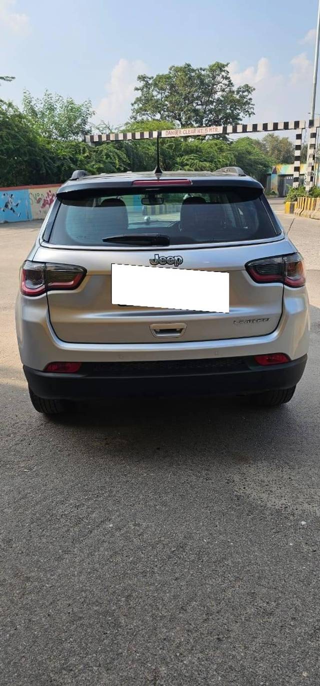 https://images10.gaadi.com/usedcar_image/4233017/original/processed_7d4287f9e03e63b0b9daa78d7141a829.jpg?imwidth=6401