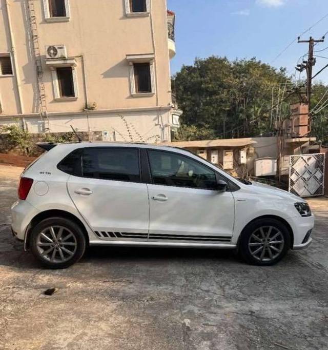 https://images10.gaadi.com/usedcar_image/4233056/original/processed_e3a9bf60-efce-413c-8992-c0ac2cc7caa8.jpg?imwidth=6401