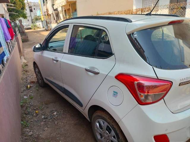 https://images10.gaadi.com/usedcar_image/4233127/original/processed_d4e2908f-1a59-404c-a24e-cf4e186e717a.jpg?imwidth=6401