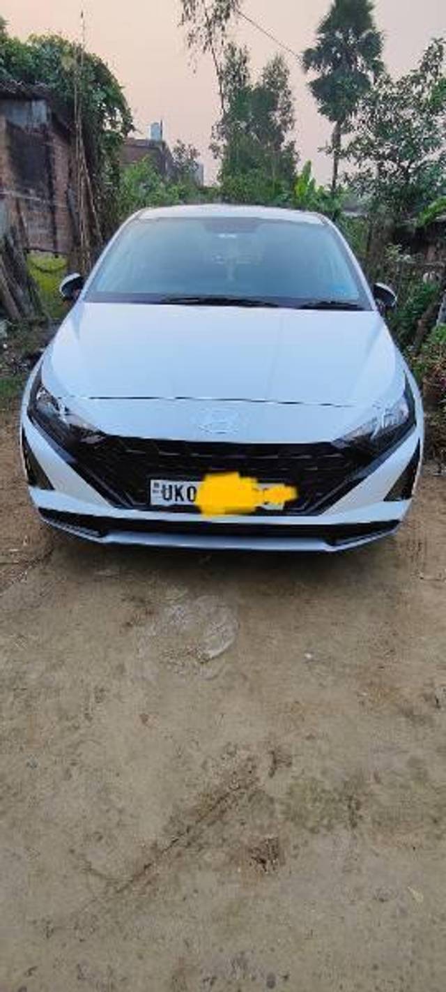 https://images10.gaadi.com/usedcar_image/4233130/original/processed_b6916e08-f672-4be5-bdeb-970bcfca944b.jpg?imwidth=6402