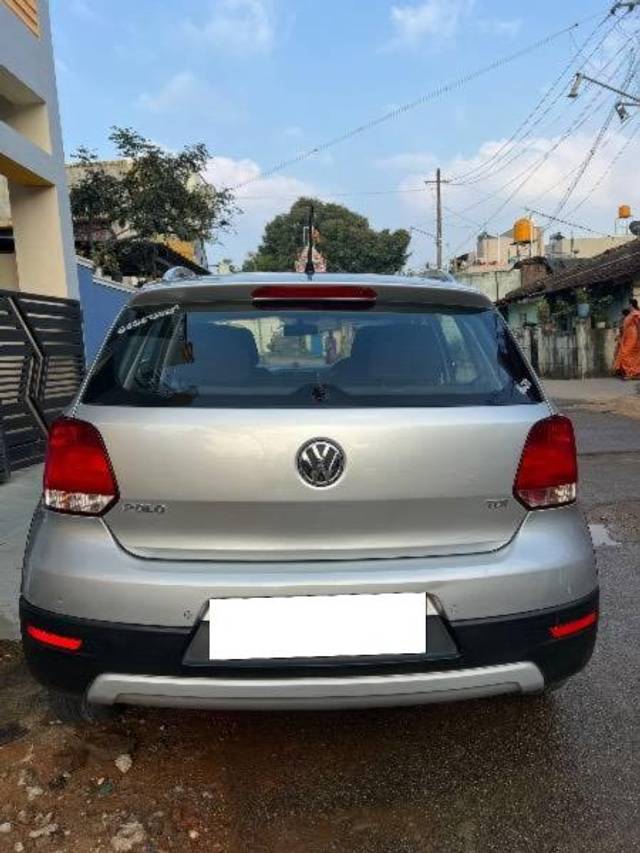 https://images10.gaadi.com/usedcar_image/4233133/original/processed_74ed764a-96f1-4ca7-ab32-102a3dce27cc.jpg?imwidth=6401