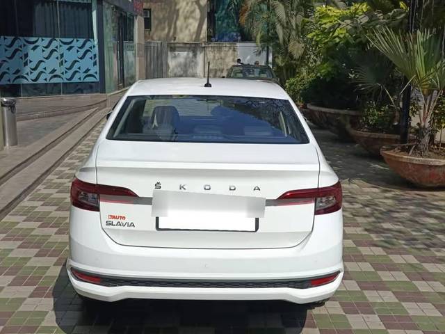 https://images10.gaadi.com/usedcar_image/4233136/original/processed_5908dabcc9510f22c57772632c031adc.jpg?imwidth=6401