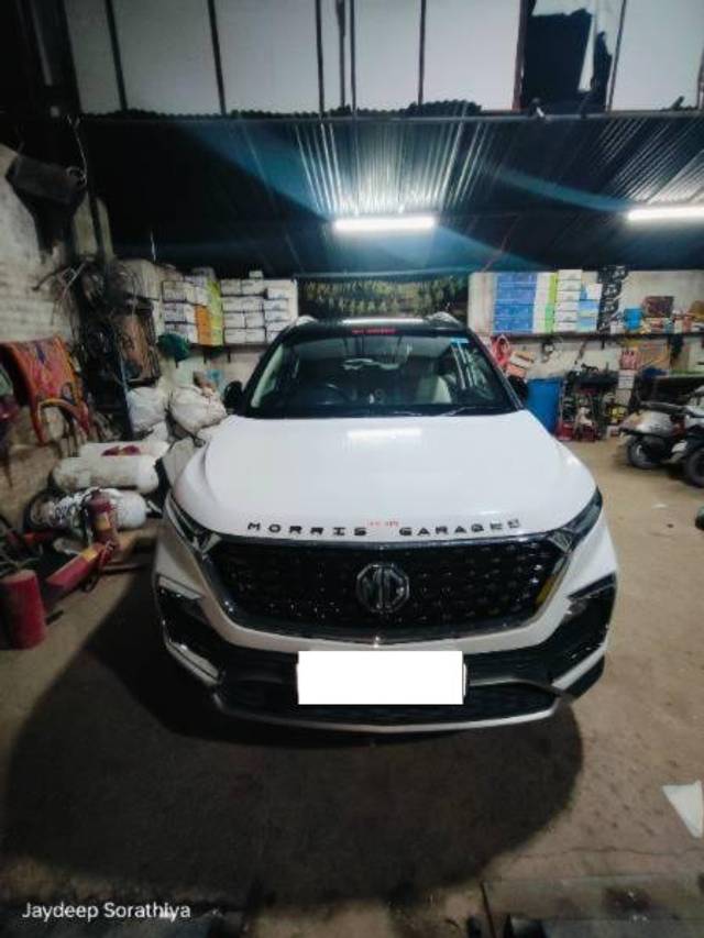 https://images10.gaadi.com/usedcar_image/4233198/original/processed_f1acc824-1717-4bd6-906f-304530319039.jpg?imwidth=6400