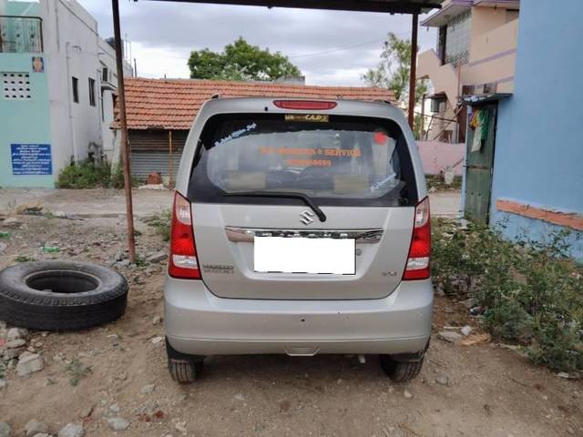 https://images10.gaadi.com/usedcar_image/4233285/original/processed_e9c8f3aa-a3c7-4cba-bc5b-a058a146201f.jpg?imwidth=6402