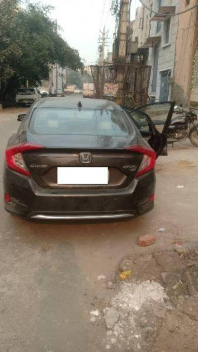 https://images10.gaadi.com/usedcar_image/4233390/original/93cc2ae515040c5a57d6a07f1eac8ab9.jpeg?imwidth=6401