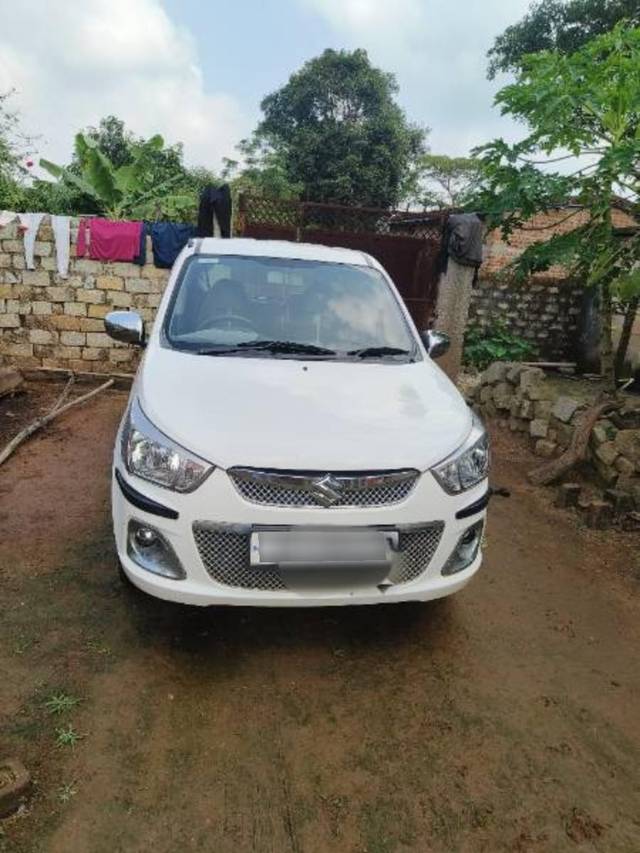 https://images10.gaadi.com/usedcar_image/4233401/original/processed_e24e4817-14e4-43d1-bb42-cebc0c6c820f.jpg?imwidth=6402