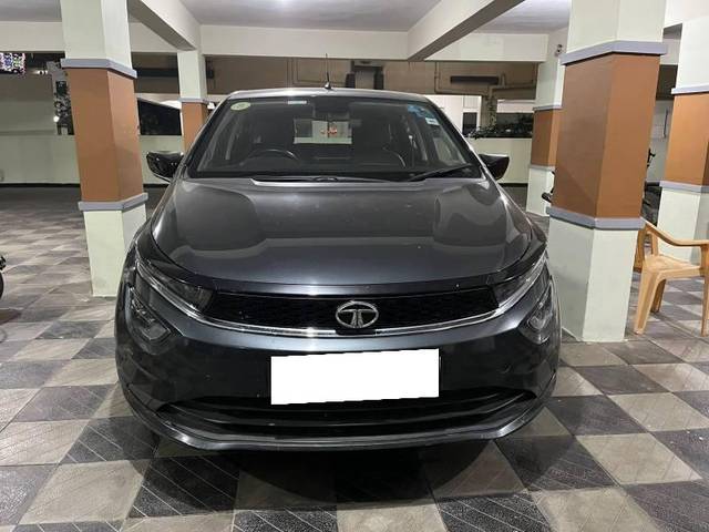 https://images10.gaadi.com/usedcar_image/4233423/original/processed_50eeee6c-a430-43e4-868d-2c8303b0a813.jpg?imwidth=6400