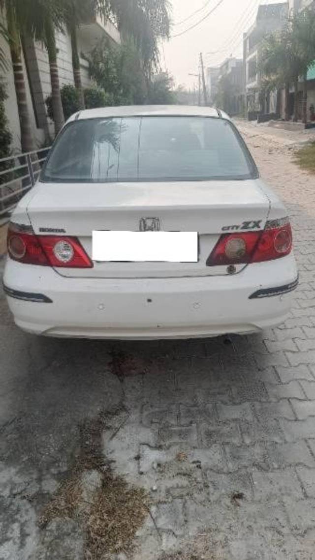 https://images10.gaadi.com/usedcar_image/4233429/original/processed_1d106384-1b68-48b1-a669-24dfd83cd273.jpg?imwidth=6401