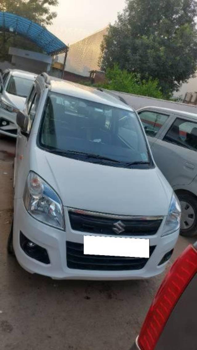 https://images10.gaadi.com/usedcar_image/4233433/original/processed_0b483eb6-9ec0-45cc-9459-de3b6bcd0f80.jpg?imwidth=6400