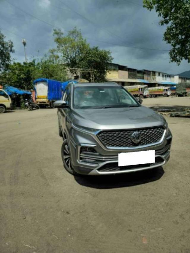 https://images10.gaadi.com/usedcar_image/4233444/original/processed_e4116556-f9a2-41d9-9562-ffc1fb3c6dc7.jpg?imwidth=6402