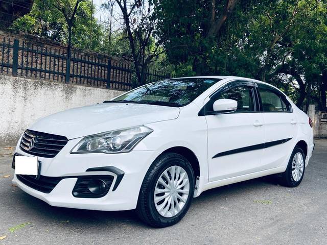 https://images10.gaadi.com/usedcar_image/4233462/original/processed_f1fdb6bc82ae64a8fa783b55d531f555.jpg?imwidth=6401