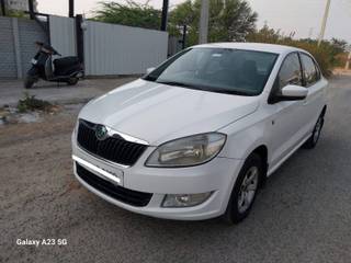 Skoda Rapid 2011-2014 Skoda Rapid 1.6 TDI Ambition