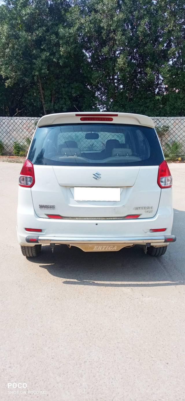 https://images10.gaadi.com/usedcar_image/4233486/original/processed_875de2ec19ef9872139ff30e2034cdc9.jpg?imwidth=6402