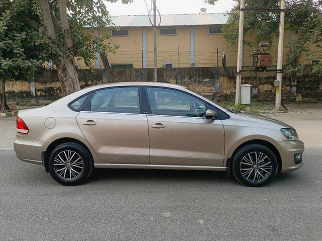 https://images10.gaadi.com/usedcar_image/4233511/original/b4171e487efc9f7a3db9660a538dc5d4.jpg?imwidth=6401