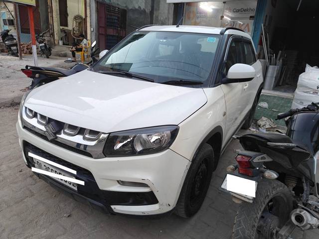 https://images10.gaadi.com/usedcar_image/4233523/original/processed_1af1685f91aff0a8e0a5314787935e6f.jpg?imwidth=6402