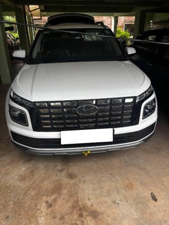 https://images10.gaadi.com/usedcar_image/4233543/original/processed_a3d13ddc-e1e0-4218-9f05-5adb8ea11474.jpeg?imwidth=6400