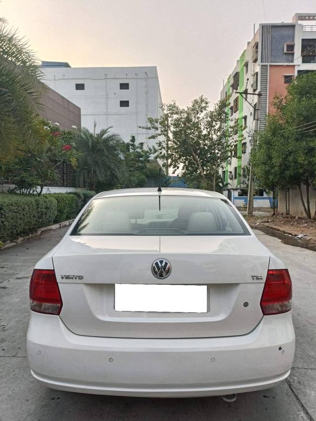 https://images10.gaadi.com/usedcar_image/4233565/original/processed_062ff8e8a8a42af5282840a487aad272.jpg?imwidth=6402