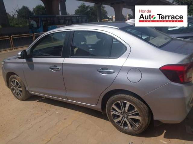 https://images10.gaadi.com/usedcar_image/4233588/original/357832e5eed6bd3f02a01748a154268c.jpeg?imwidth=6400
