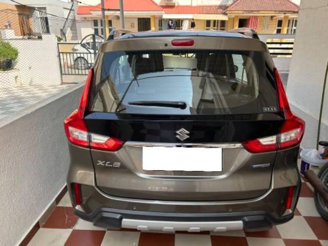 https://images10.gaadi.com/usedcar_image/4233639/original/processed_6c355bfc-d903-40b0-af1e-645492cd6266.jpeg?imwidth=6401