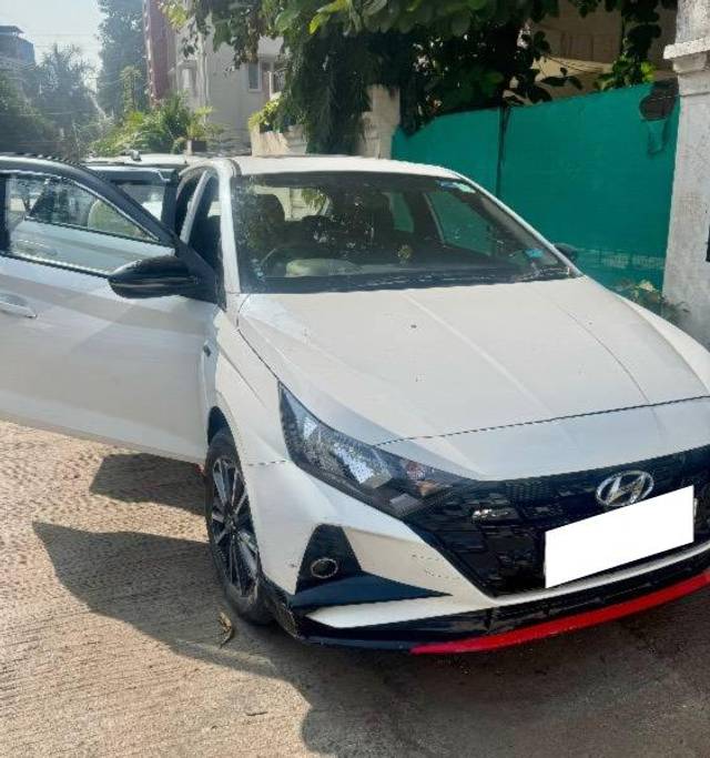 https://images10.gaadi.com/usedcar_image/4233663/original/processed_17be43e3-9c94-43ec-b919-052411f822be.jpeg?imwidth=6400