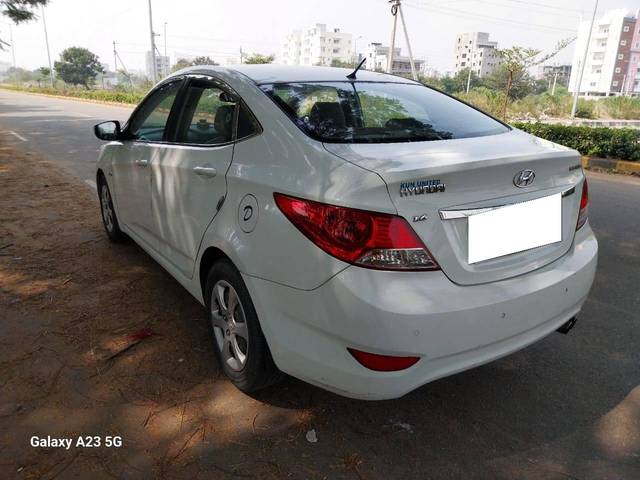 https://images10.gaadi.com/usedcar_image/4233697/original/processed_d57ecffc80e5a984543a984072767c14.jpg?imwidth=6402