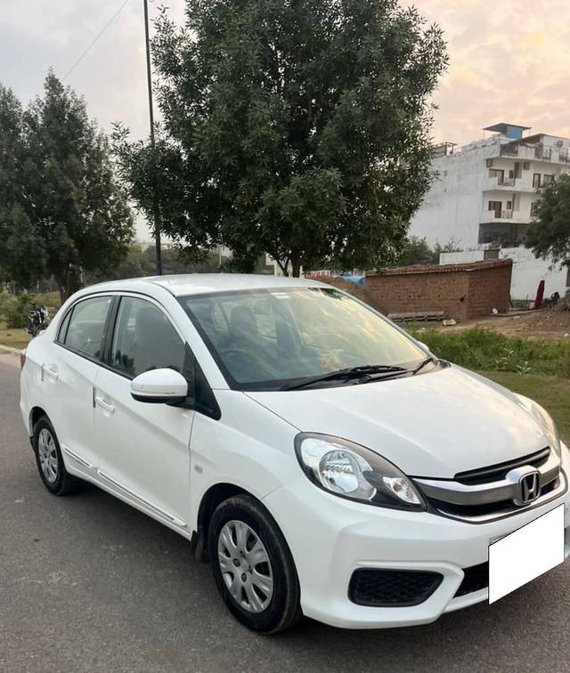 https://images10.gaadi.com/usedcar_image/4233808/original/processed_ef6180fca4335364fb1647857b364911.jpg?imwidth=6400