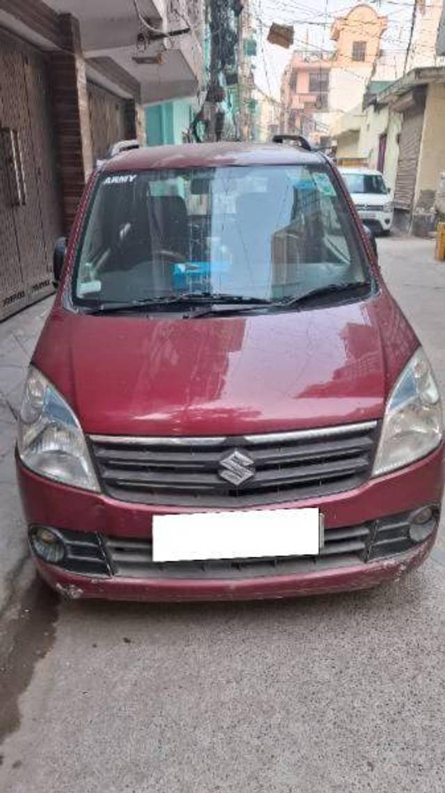 https://images10.gaadi.com/usedcar_image/4233835/original/b0c1a3a8b5ca7135cdf5401dc1e37947.jpg?imwidth=6400