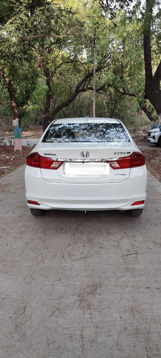 https://images10.gaadi.com/usedcar_image/4233839/original/processed_afe88b8a35b403a7fe232edc81d0a88b.jpg?imwidth=6402