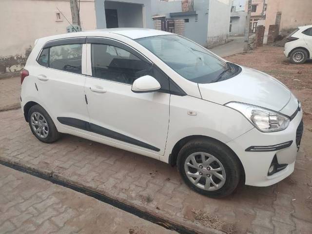 https://images10.gaadi.com/usedcar_image/4233861/original/processed_2e88bb24-8210-4fc5-8829-7ae553189274.jpg?imwidth=6400