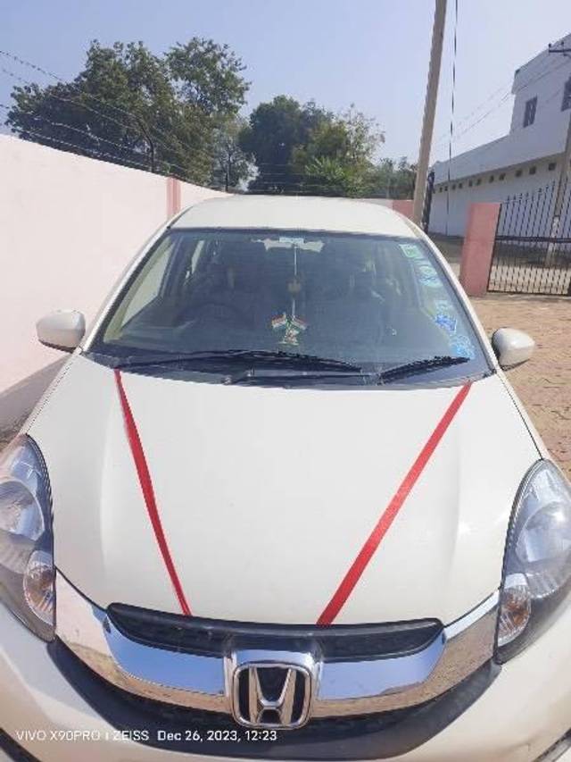 https://images10.gaadi.com/usedcar_image/4233862/original/processed_117ec93a-ade9-4ee8-ad08-f5d8fabe1200.jpeg?imwidth=6400