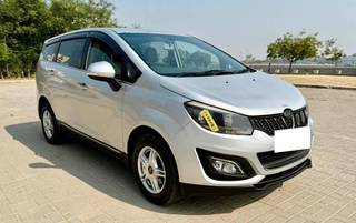 Mahindra Marazzo Mahindra Marazzo M6