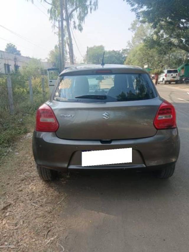 https://images10.gaadi.com/usedcar_image/4233995/original/processed_c810d1b4-44a6-46b5-ba1c-535b87f96179.jpg?imwidth=6401