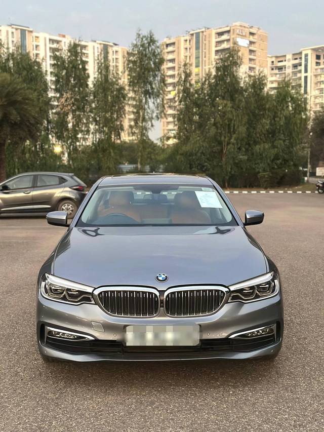 https://images10.gaadi.com/usedcar_image/4234071/original/processed_3d8ec4559efade93096fb37727bad4df.jpg?imwidth=6400